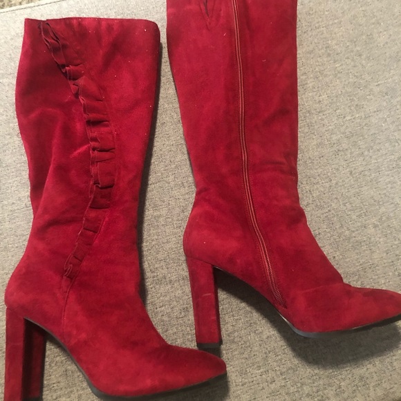 red boots - Picture 2 of 3